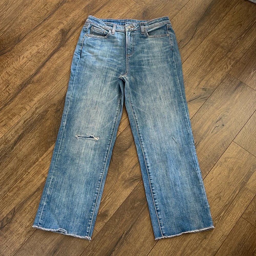 Chico’s High Rise Straight Leg Distressed Jeans, Like New, 10R Chico’s 1.5R